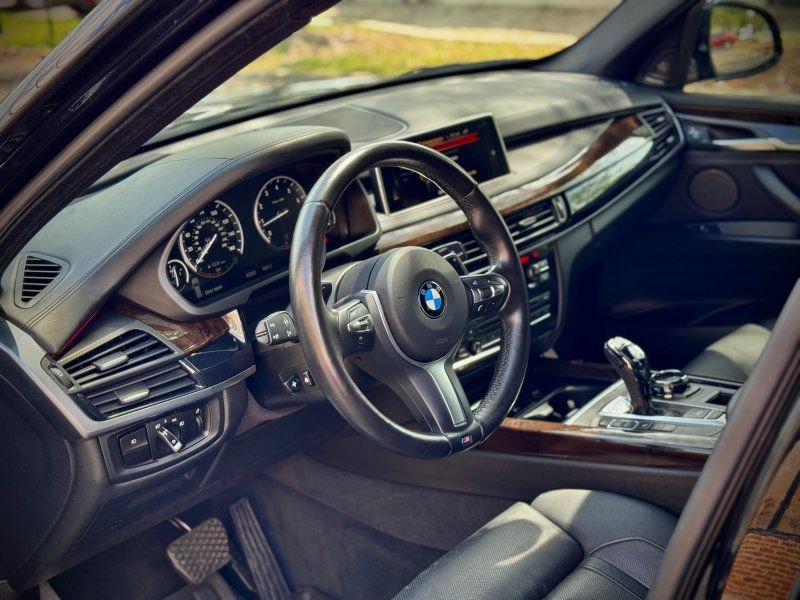 Used 2016 BMW X5 xDrive50i image 11