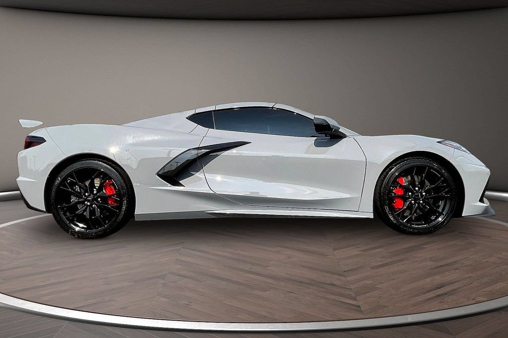 Used 2025 Chevrolet Corvette Stingray Preferred Cpe w/ Z51 Performance Package RWD image 10