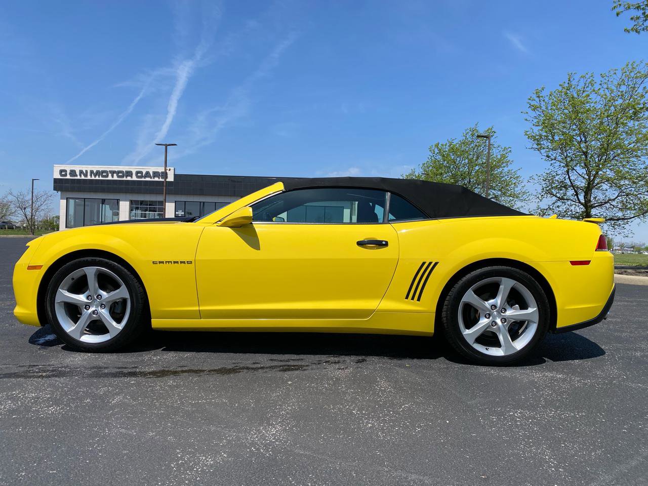 Used 2015 Chevrolet Camaro LT RWD image 16