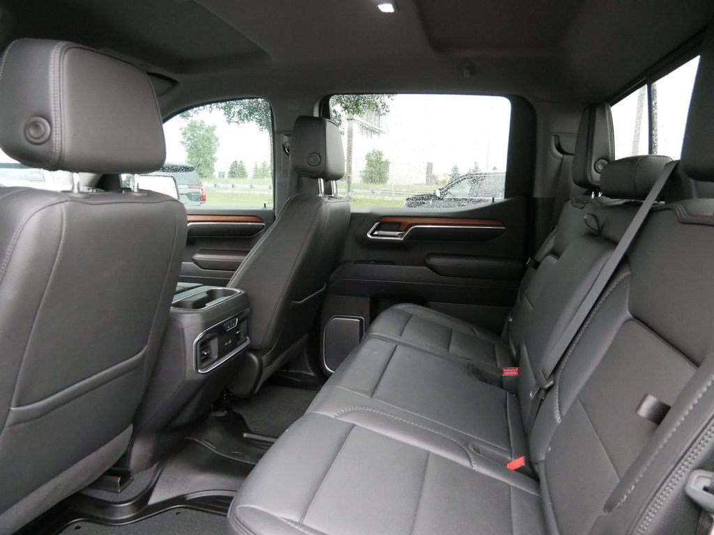 Used 2023 GMC Sierra 1500 Denali w/ Technology Package AWD/4WD image 10