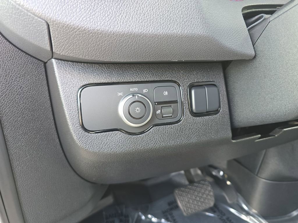 Used 2023 Mercedes-Benz Sprinter 144 Cargo image 19