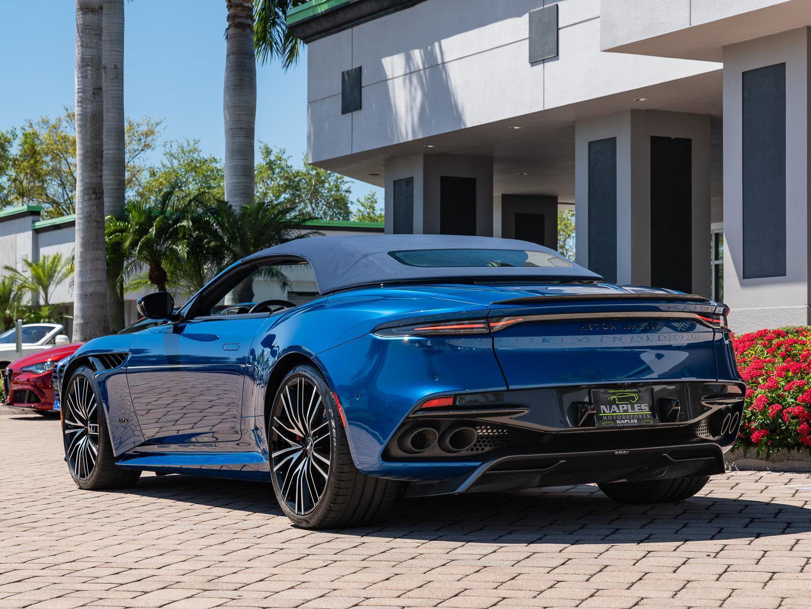 Used 2022 Aston Martin DBS Superleggera Volante image 29