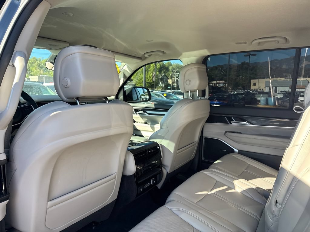 Used 2022 Jeep Wagoneer Series I AWD/4WD image 16