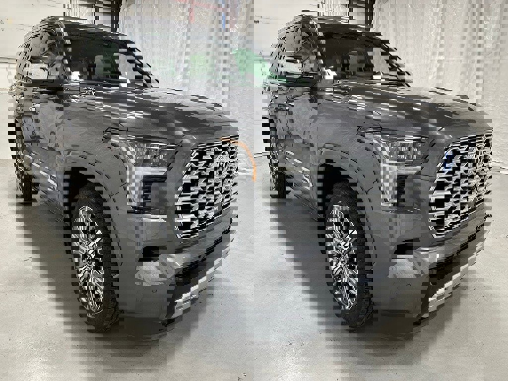 Used 2024 Toyota Sequoia Capstone image 1