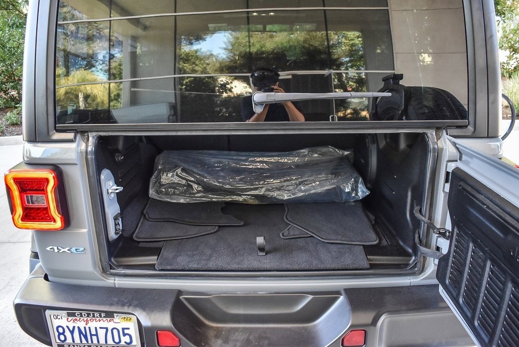 Used 2021 Jeep Wrangler Unlimited Sahara w/ Cold Weather Group image 24