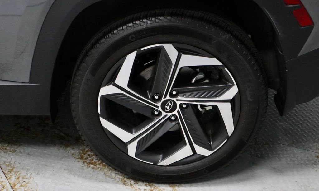 Certified 2024 Hyundai Tucson Limited AWD/4WD image 19
