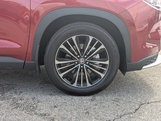 Used 2024 Toyota Grand Highlander AWD Hybrid image 3