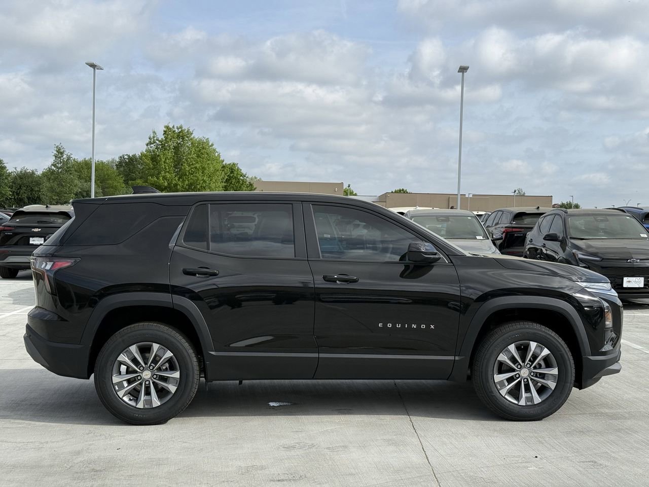 New 2026 Chevrolet Equinox LT image 3