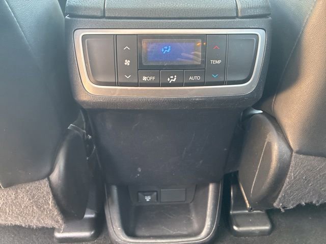 Used 2015 Toyota Highlander XLE AWD/4WD image 39