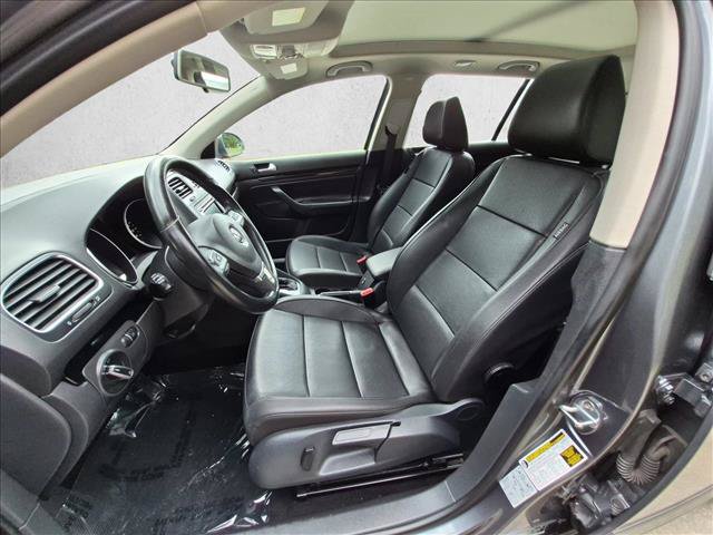 Used 2013 Volkswagen Jetta SE FWD image 16