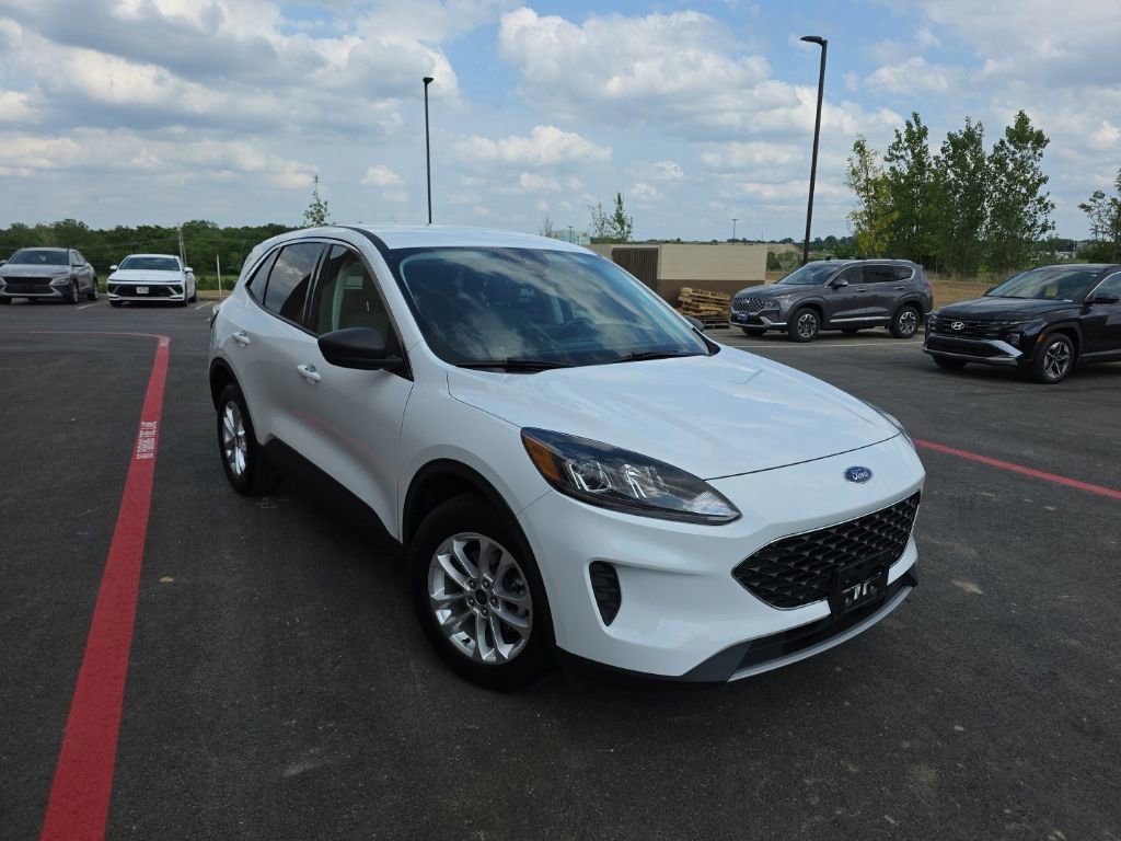 Used 2022 Ford Escape SE FWD image 3