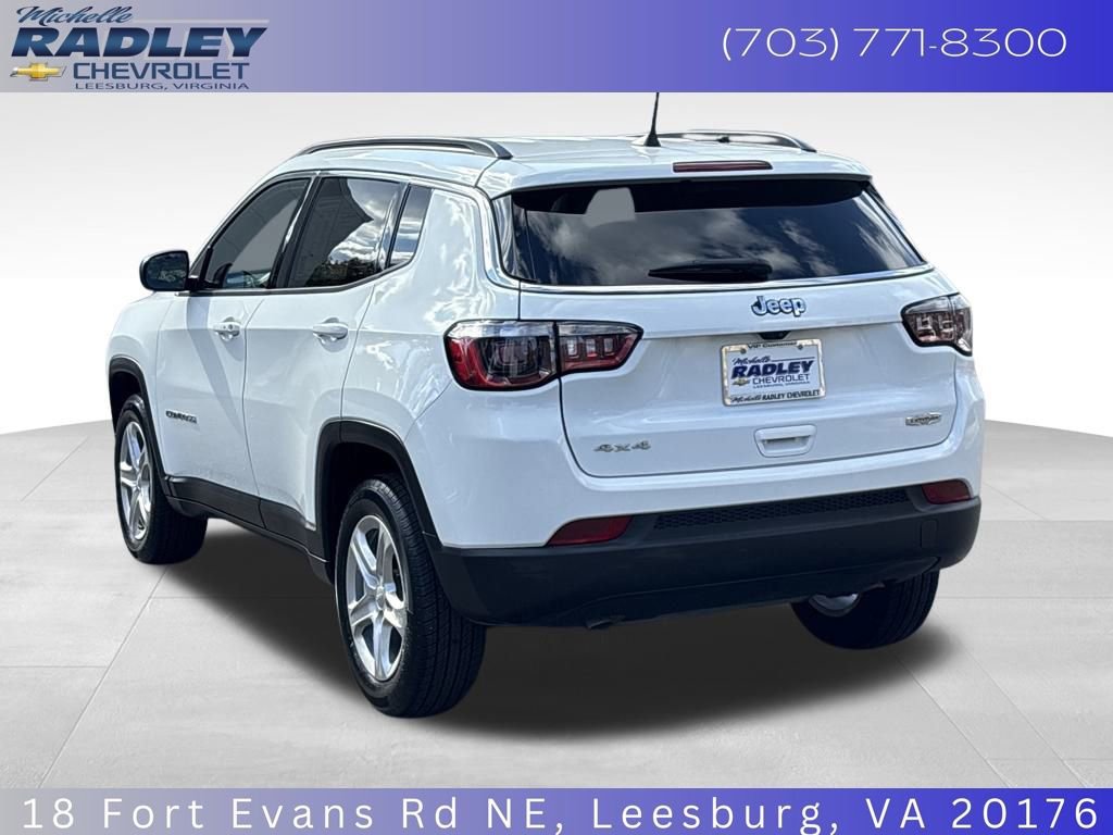 Used 2024 Jeep Compass Latitude image 3
