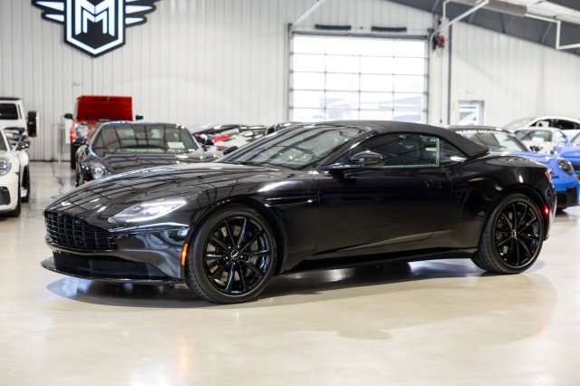 Used 2021 Aston Martin DB11 Volante image 48