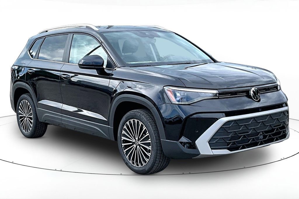 New 2026 Volkswagen Taos SE FWD image 1