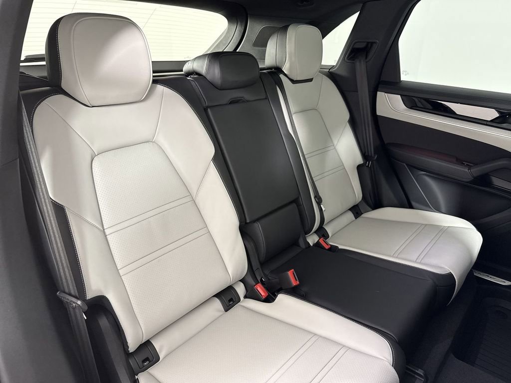 New 2026 Porsche Cayenne image 22