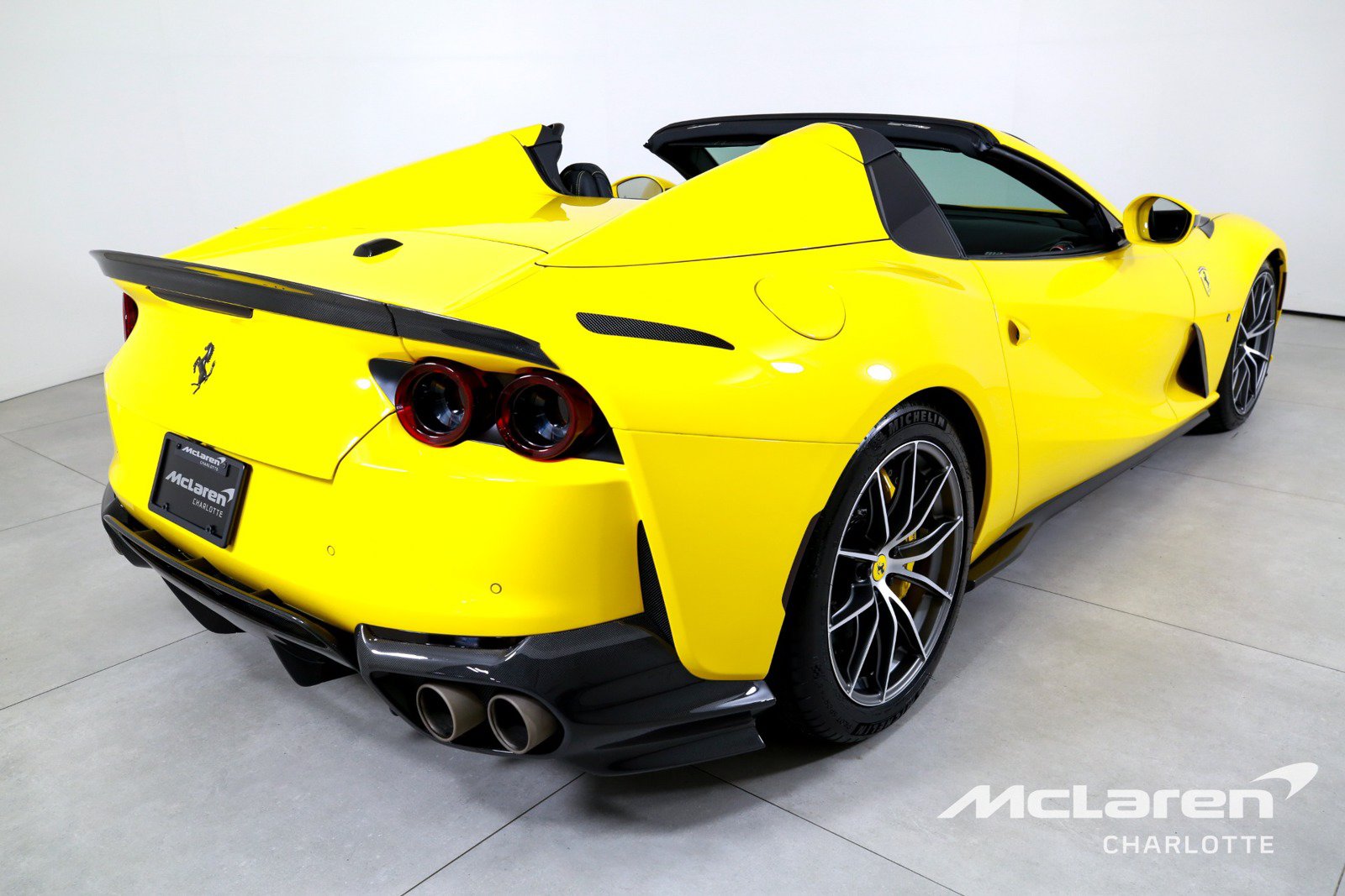 Used 2023 Ferrari 812 GTS RWD image 9
