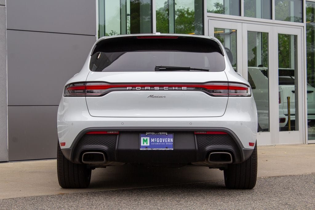 Used 2025 Porsche Macan AWD/4WD image 9