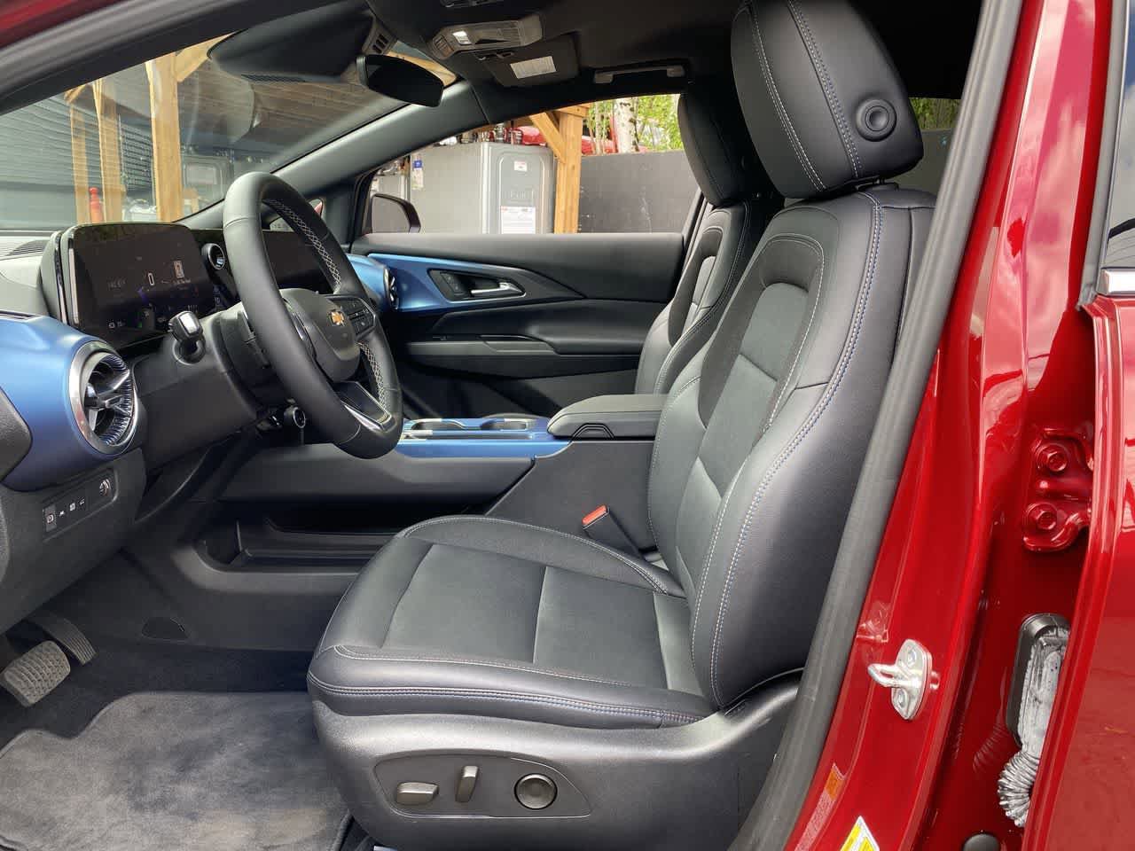 Used 2025 Chevrolet Equinox EV LT w/ Convenience Package FWD image 13