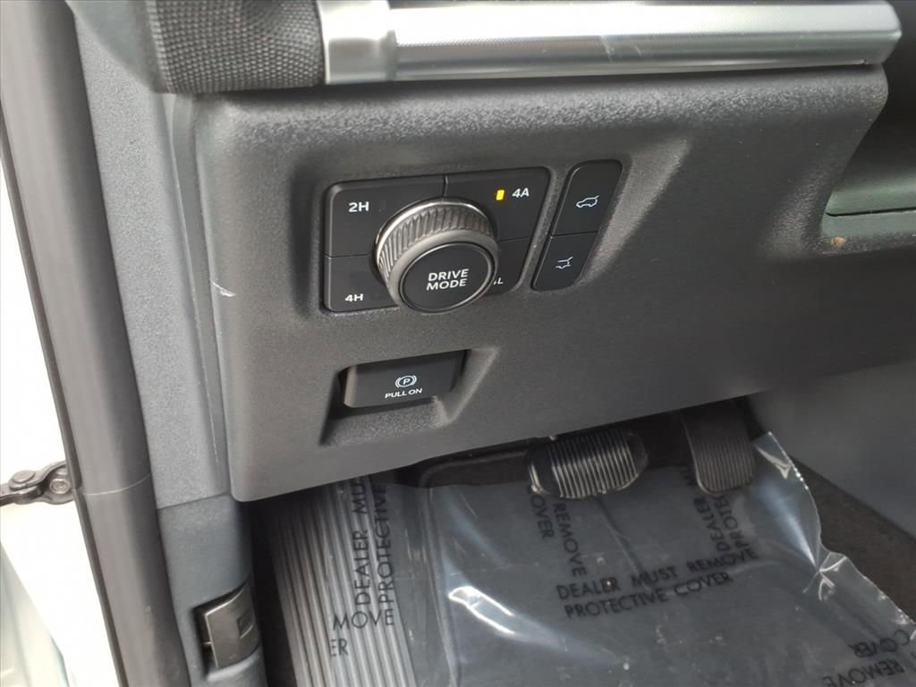 New 2025 Ford Expedition Platinum image 11