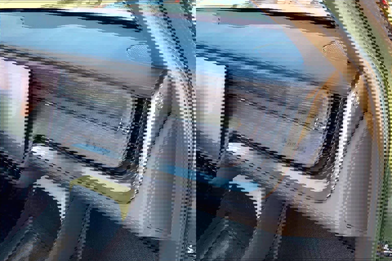 Used 2022 Rivian R1T Adventure image 18