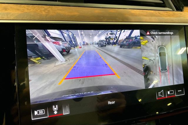 Used 2023 Audi e-tron Premium w/ Convenience Plus Package image 21