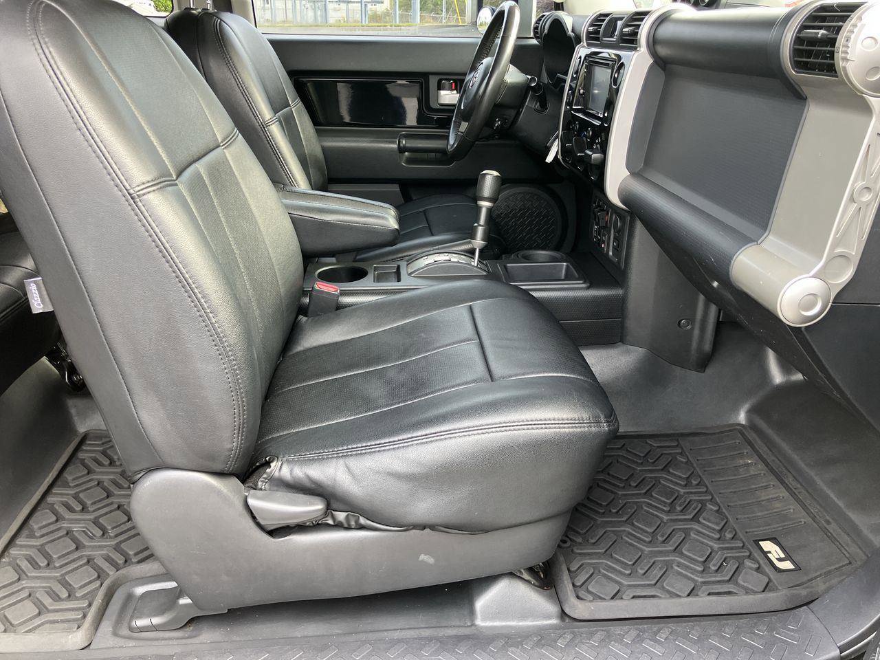 Used 2007 Toyota FJ Cruiser 2WD image 35