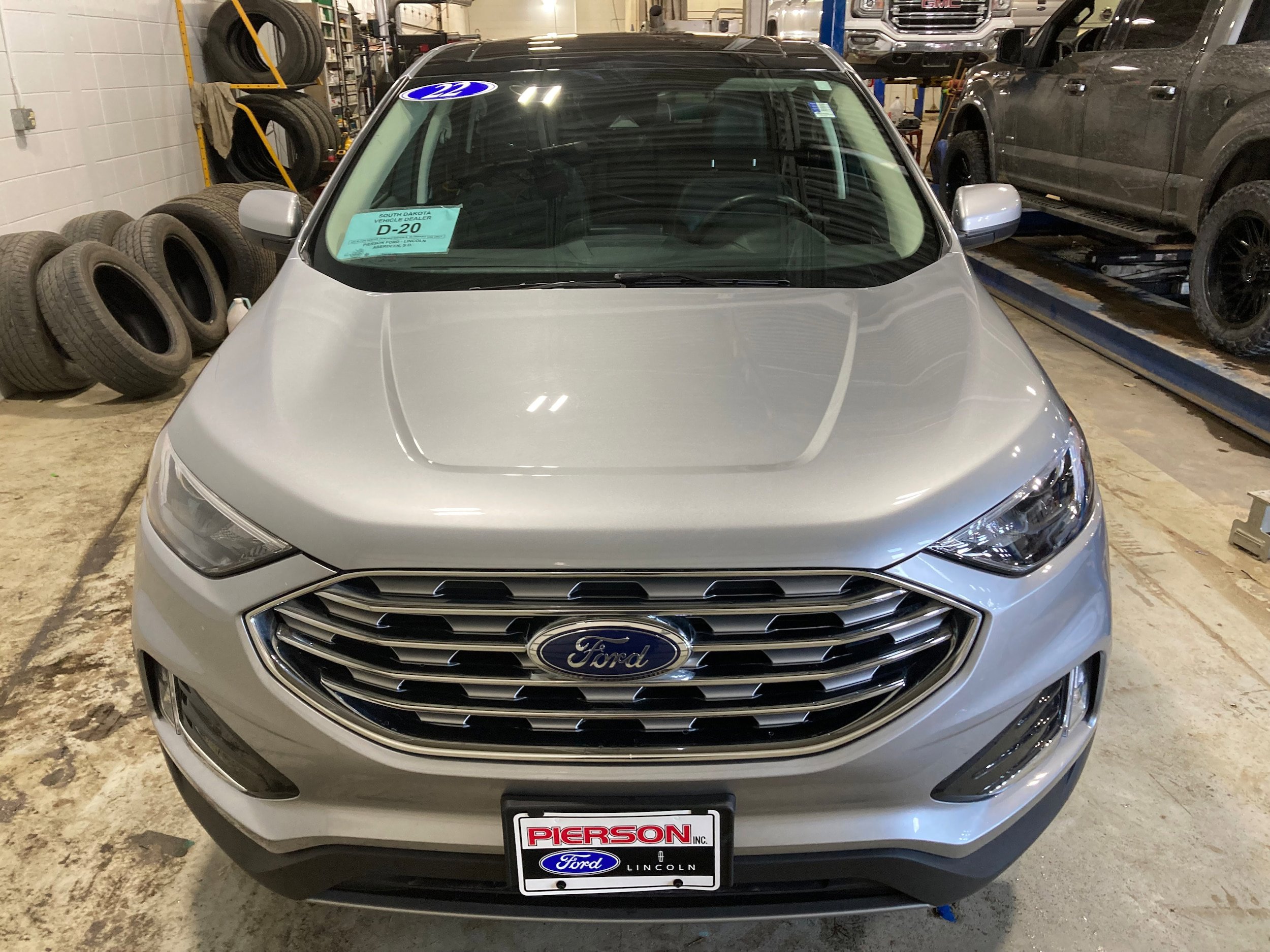 Used 2022 Ford Edge SEL w/ Convenience Package AWD/4WD image 2