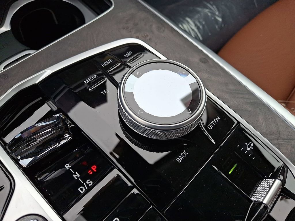 New 2026 BMW X7 xDrive40i w/ Executive Package AWD/4WD image 14