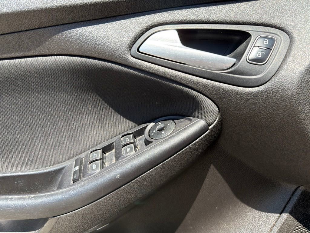 Used 2016 Ford Focus SE FWD image 10