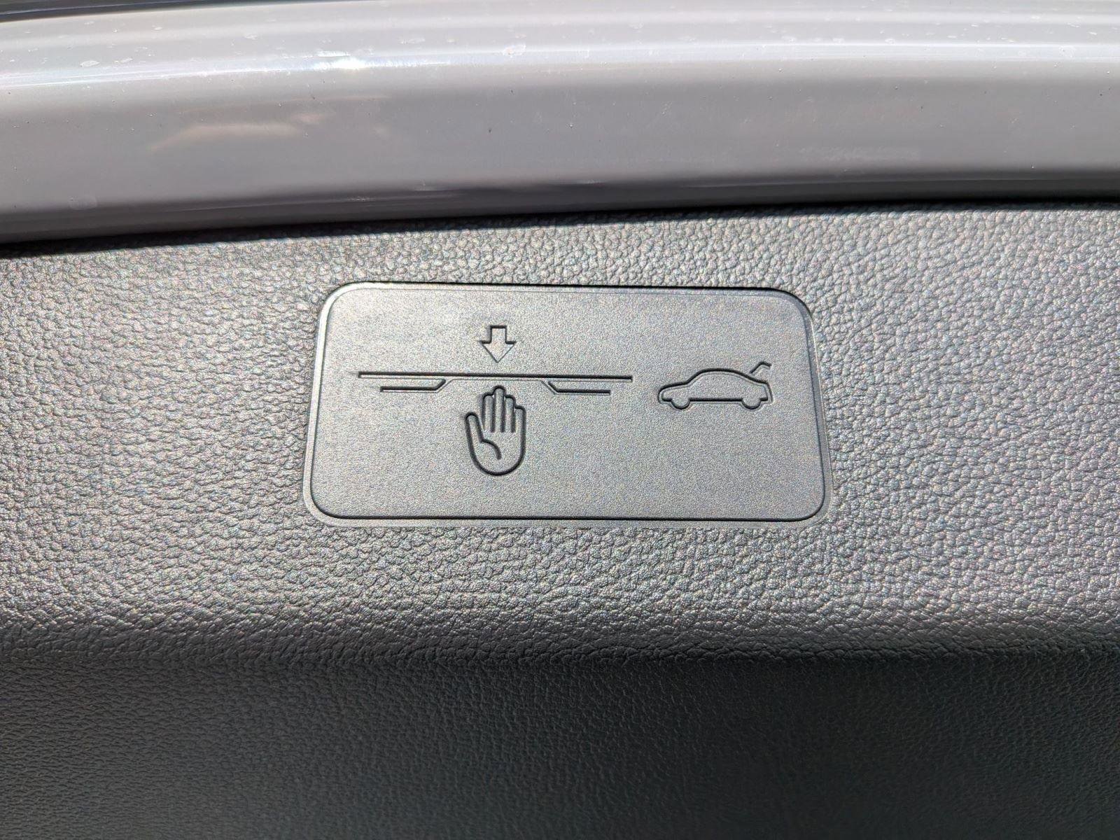 New 2026 Volkswagen Golf SE FWD image 31