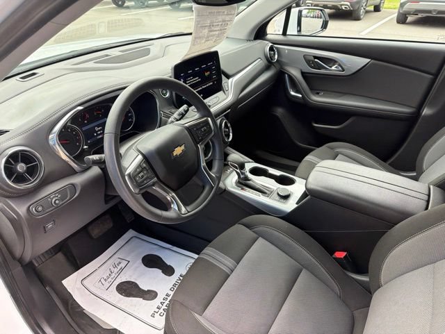 Used 2024 Chevrolet Blazer LT w/ Convenience Package FWD image 17
