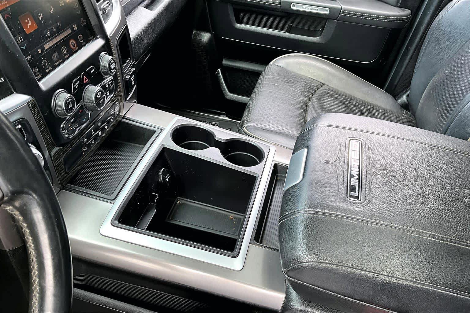 Used 2015 RAM 1500 Limited RWD image 17