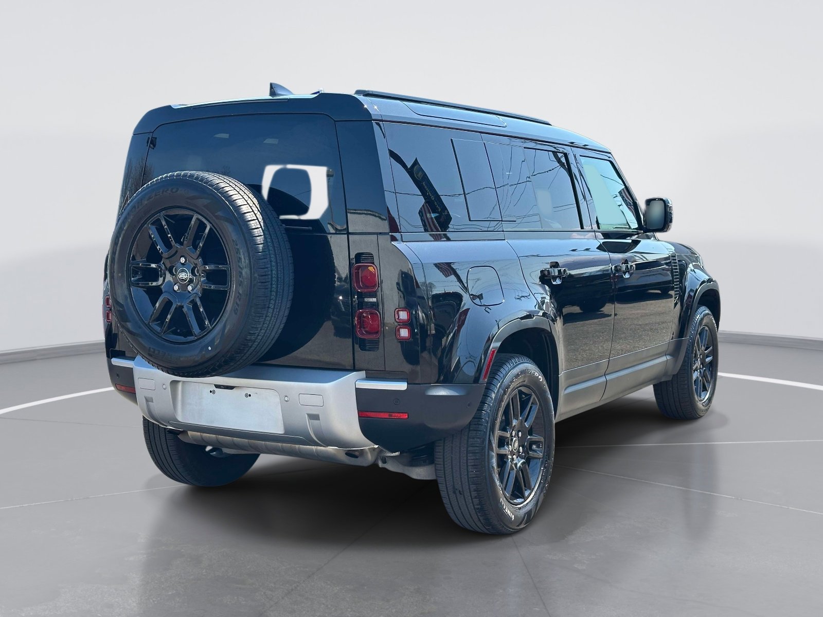 Used 2025 Land Rover Defender 110 S AWD/4WD image 5