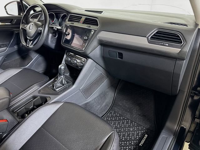 Used 2021 Volkswagen Tiguan SE image 28
