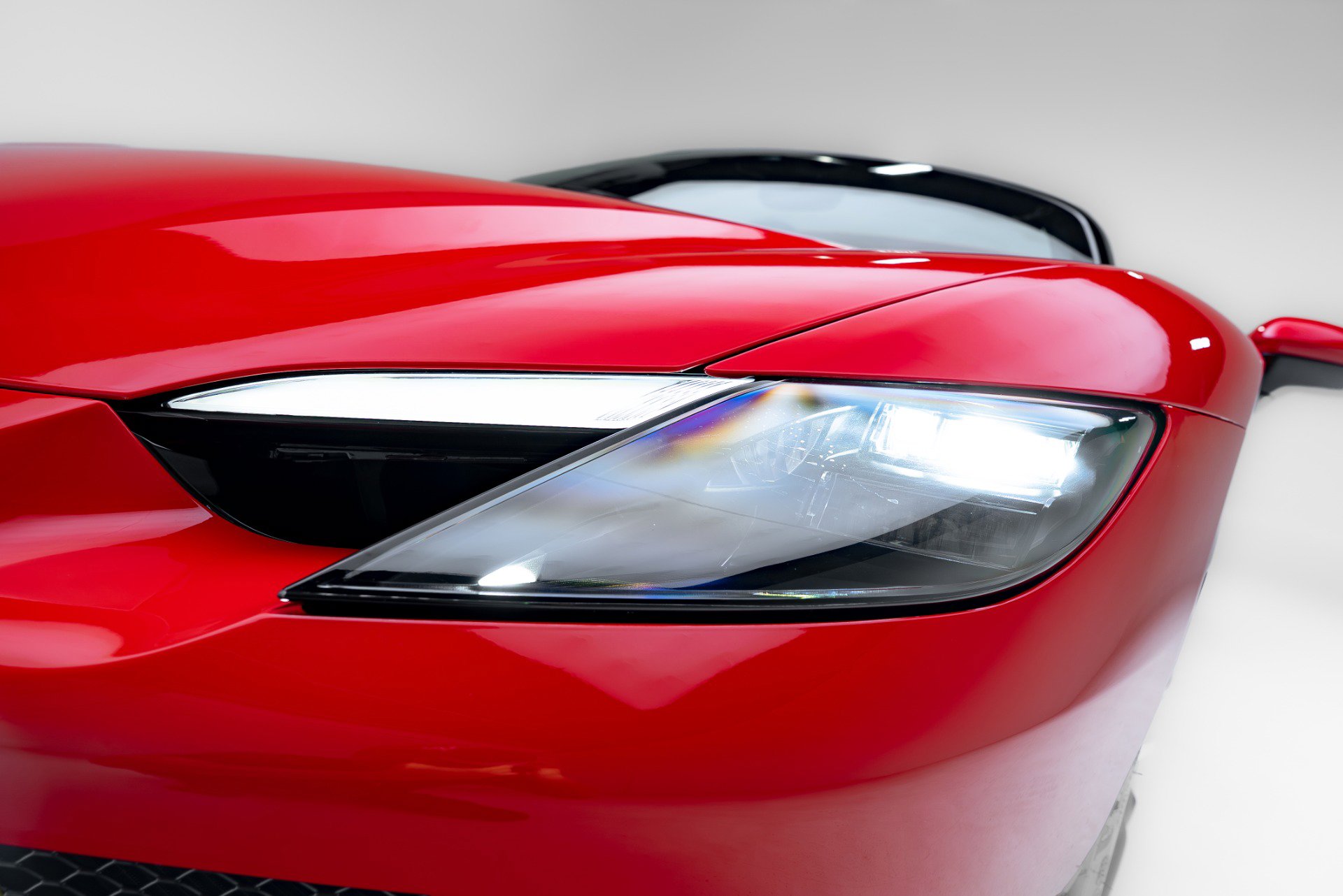Used 2023 Ferrari 296 GTS RWD image 11
