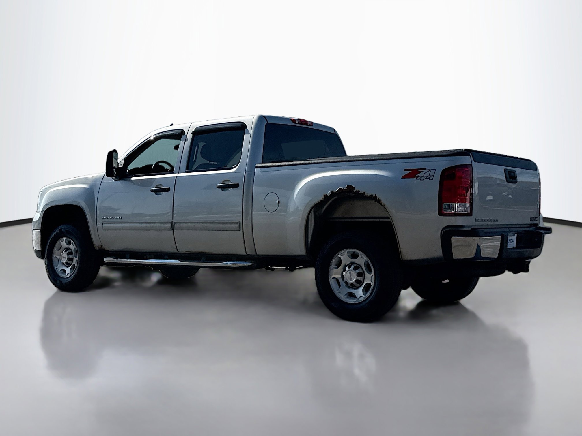 Used 2010 GMC Sierra 2500 SLE w/ SLE Preferred Package AWD/4WD image 13