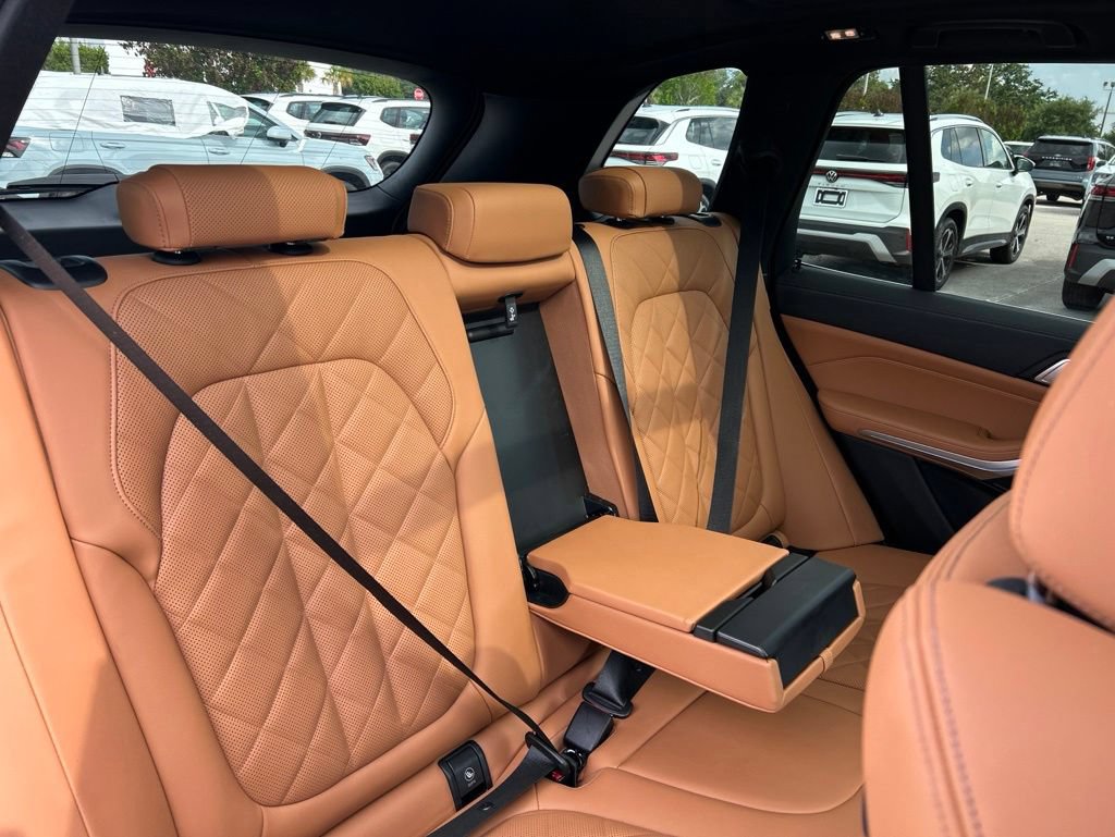 Used 2023 BMW X5 xDrive45e w/ Parking Assistance Package AWD/4WD image 45