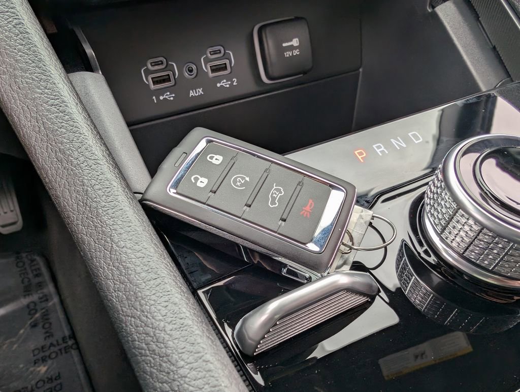 New 2025 Jeep Grand Cherokee Limited w/ Black Appearance Package image 19