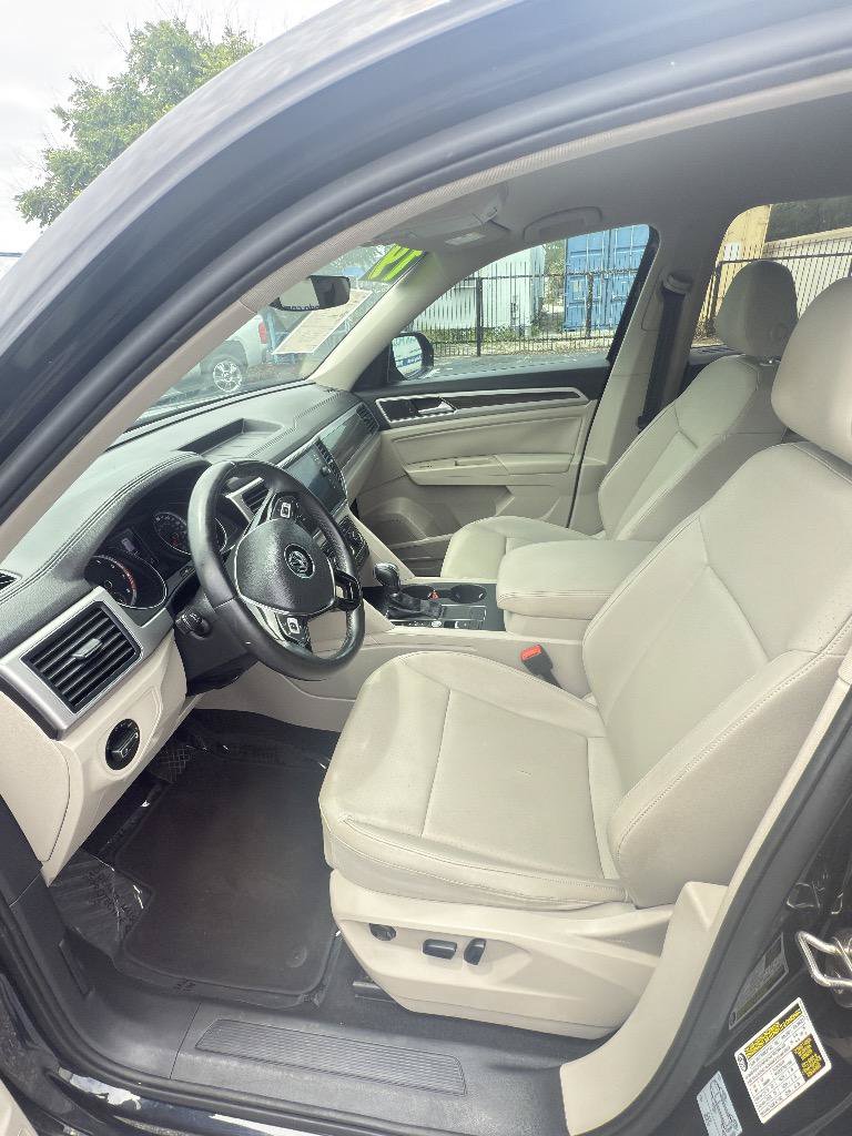 Used 2019 Volkswagen Atlas SE w/ Towing Package FWD image 4