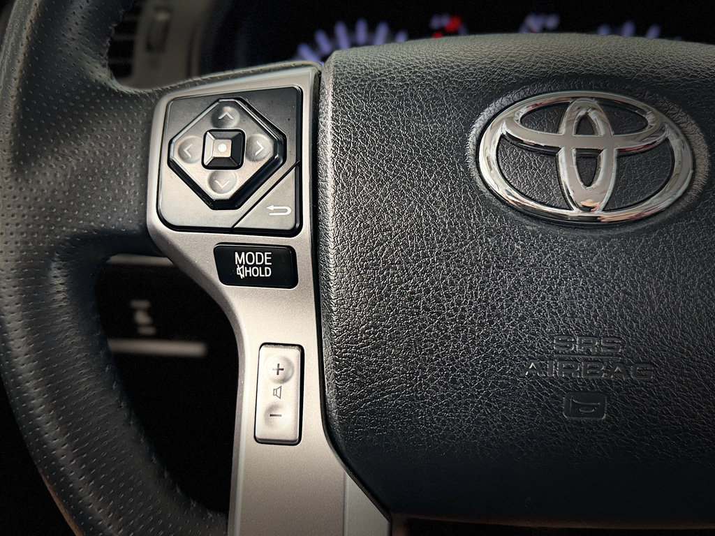 Used 2019 Toyota 4Runner SR5 AWD/4WD image 18