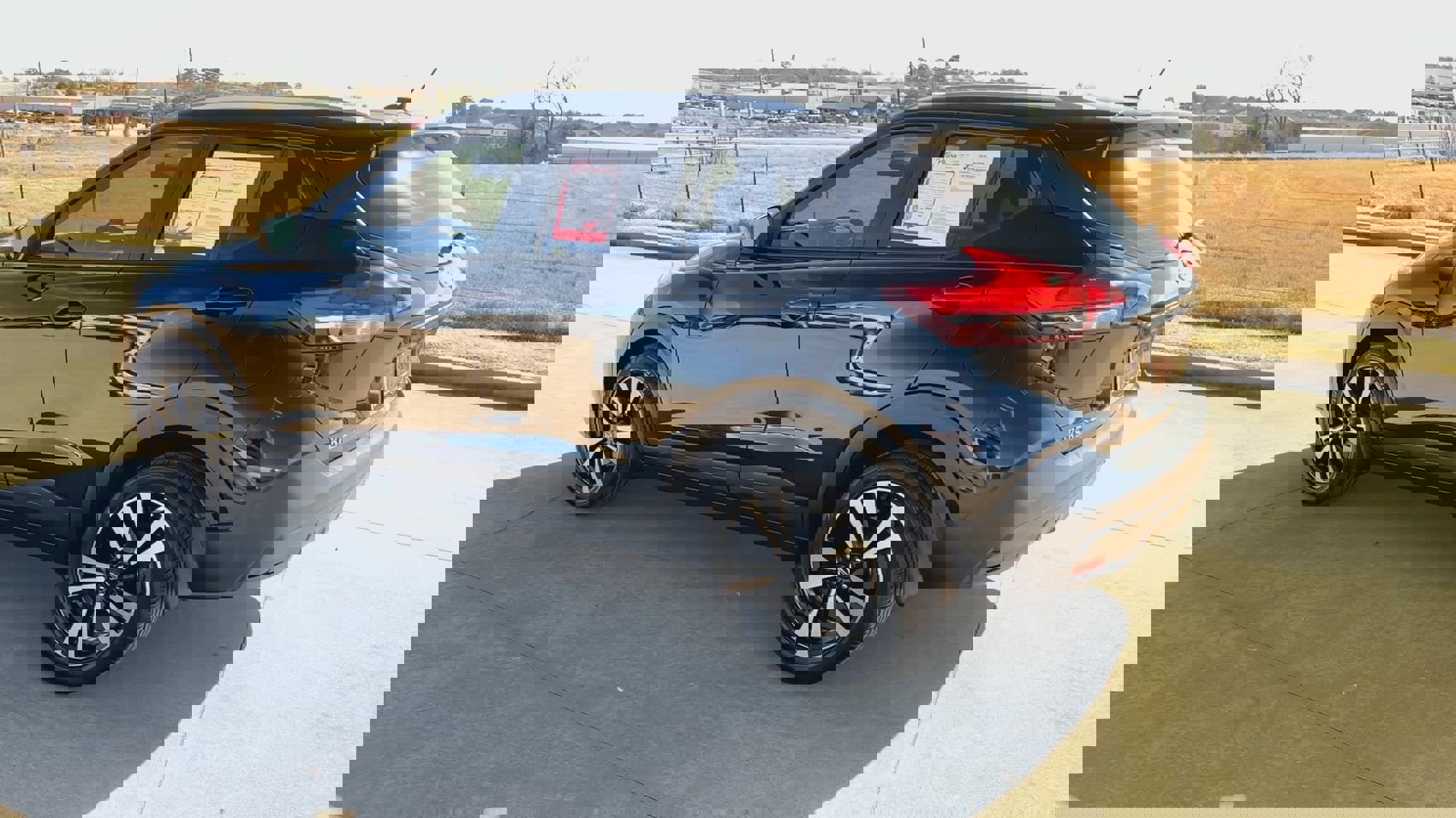 Used 2019 Nissan Kicks SV image 5