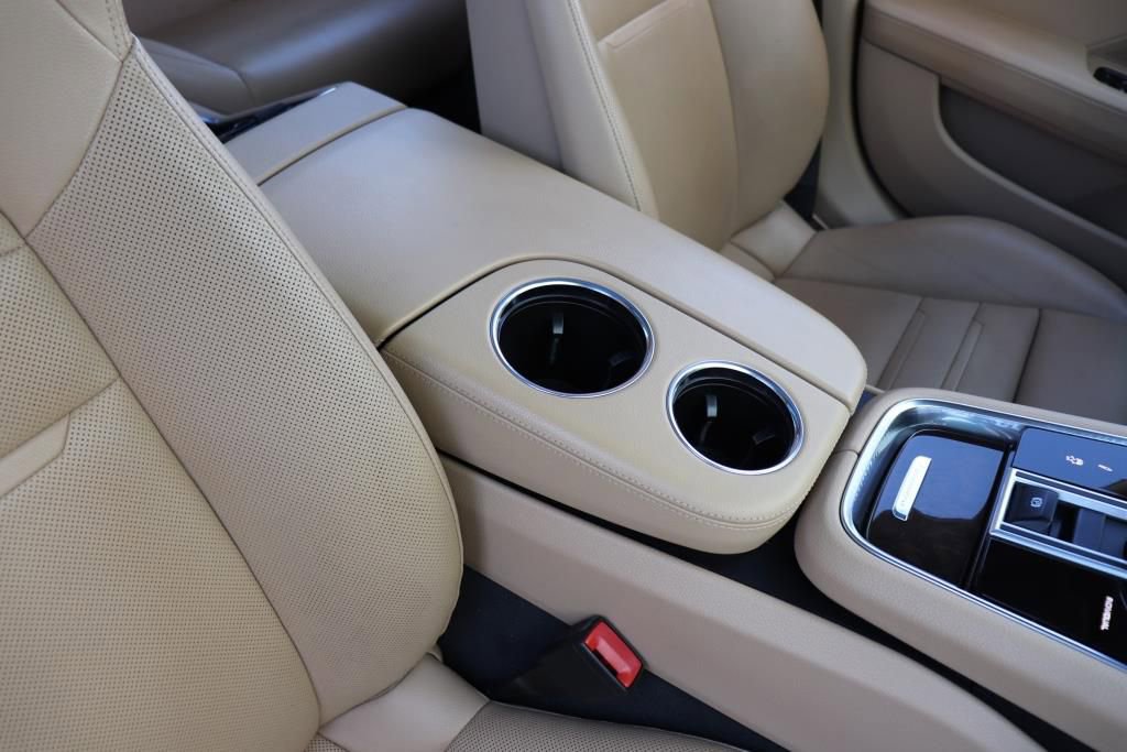 Used 2018 Porsche Panamera 4 image 52