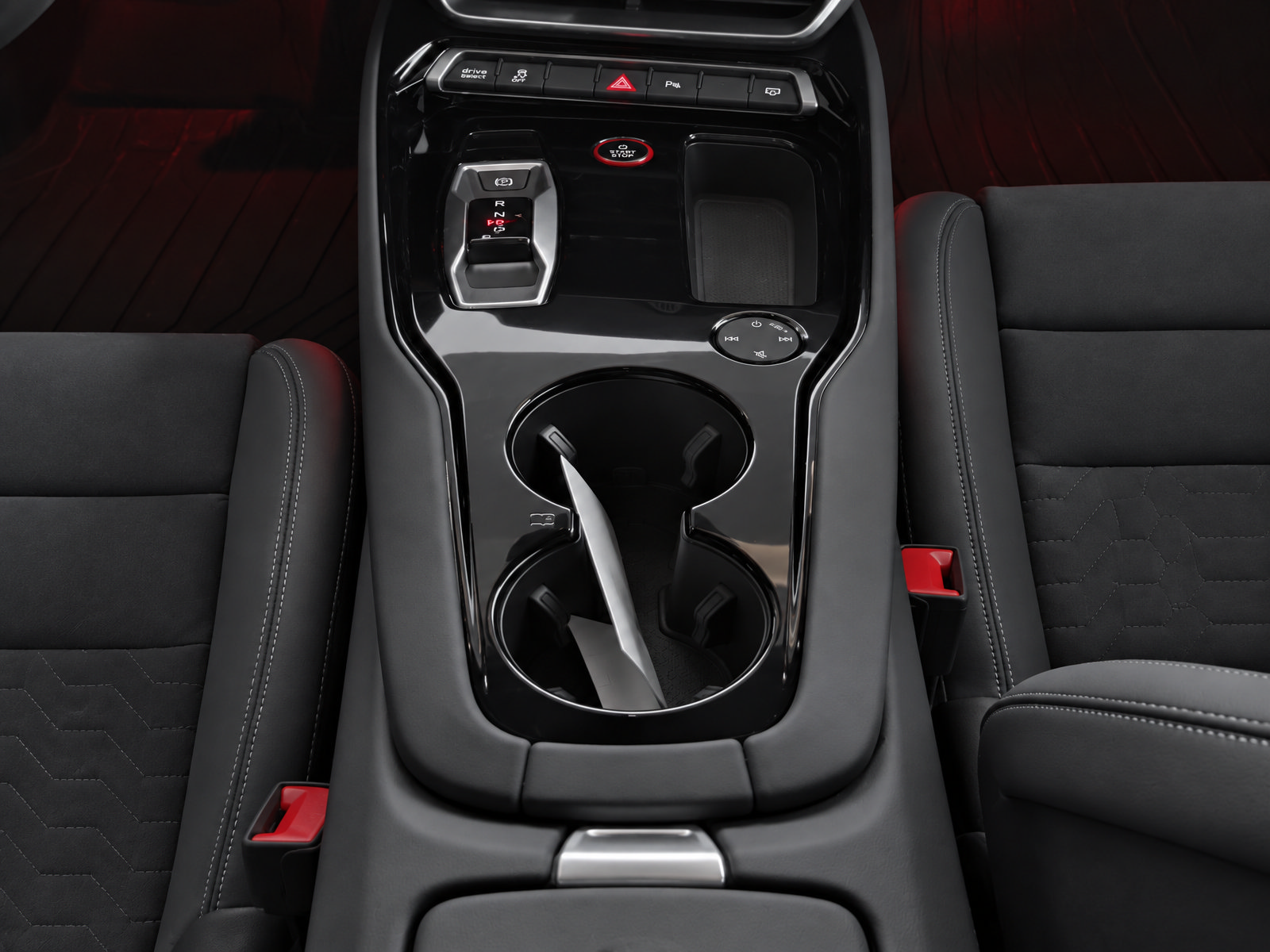Certified 2024 Audi e-tron GT Premium Plus w/ Executive Package AWD/4WD image 19