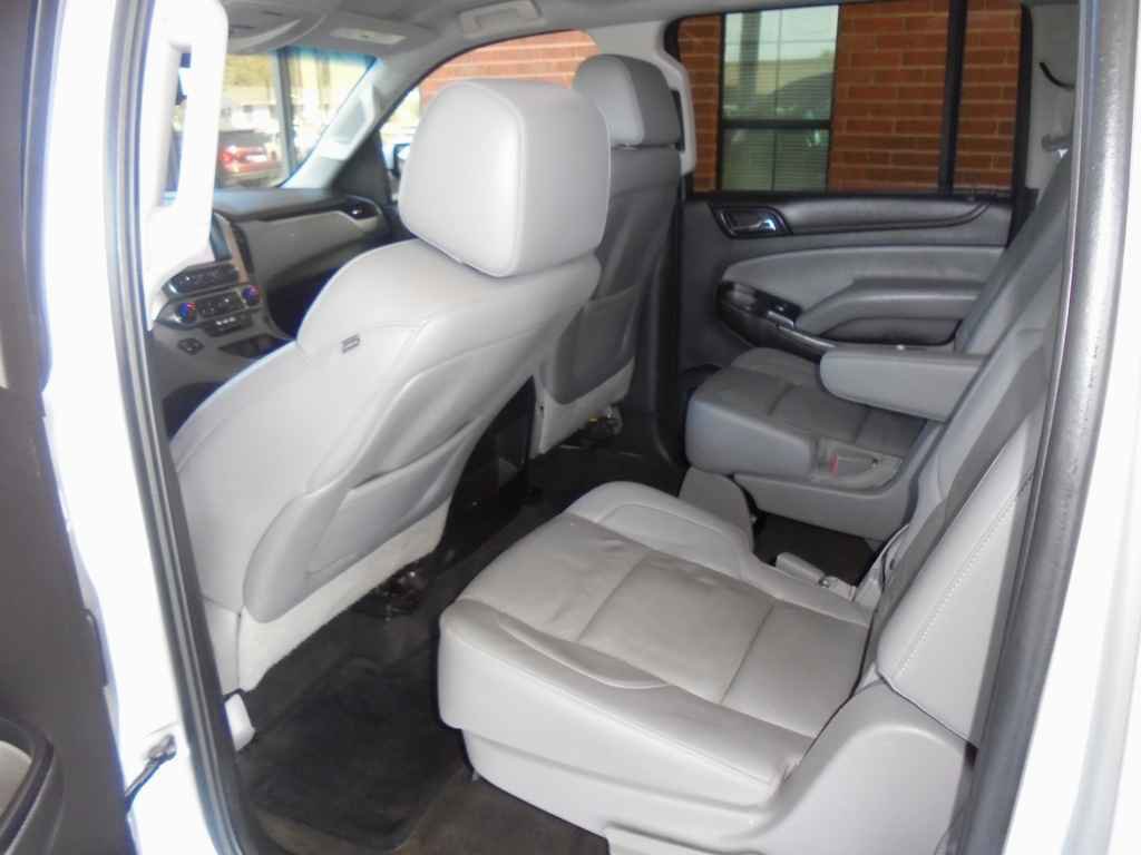 Used 2015 Chevrolet Suburban LT RWD image 9