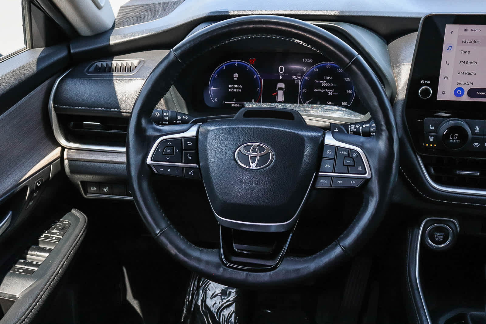 Used 2024 Toyota Grand Highlander AWD image 17