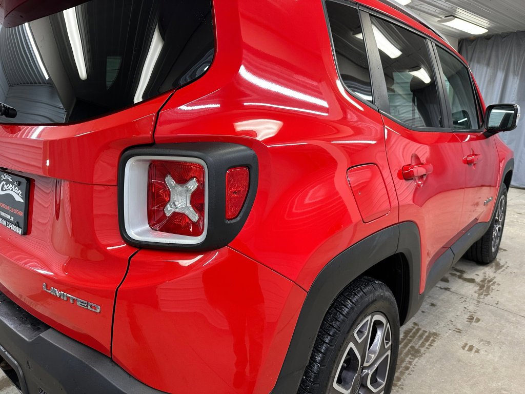 Used 2015 Jeep Renegade Limited image 22