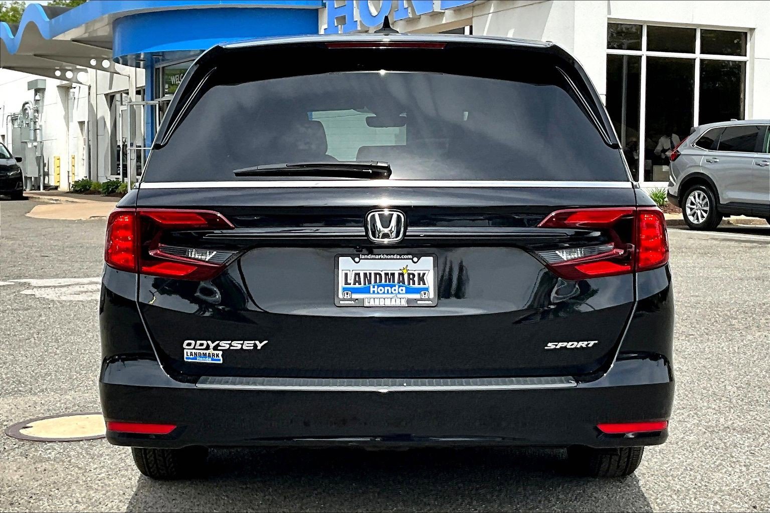 Used 2023 Honda Odyssey Sport image 4