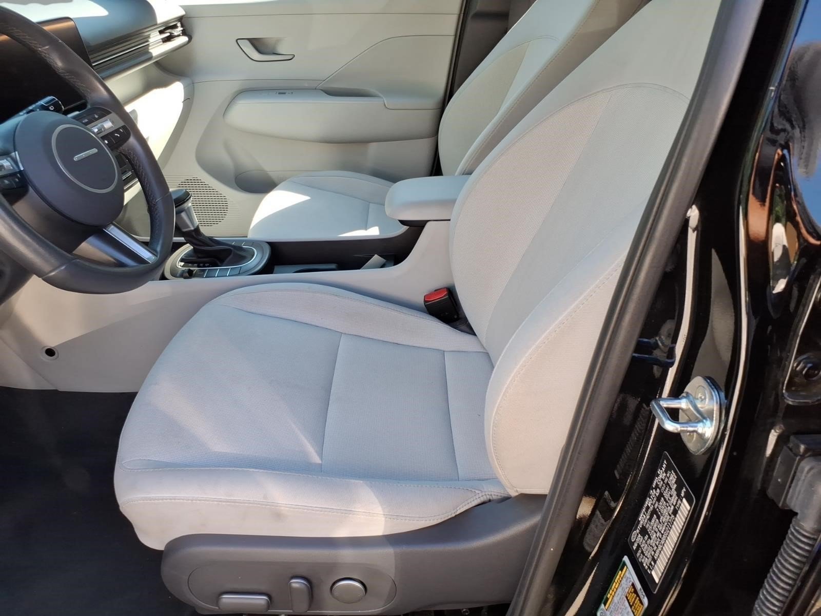 Used 2025 Hyundai Kona SEL AWD/4WD image 8