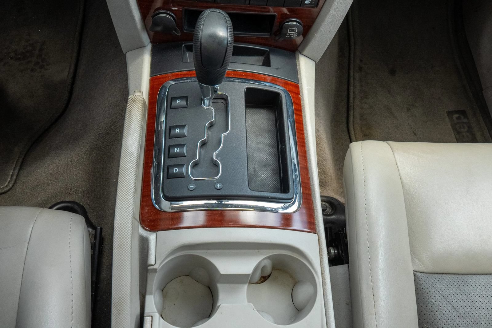 Used 2007 Jeep Grand Cherokee Limited RWD image 32