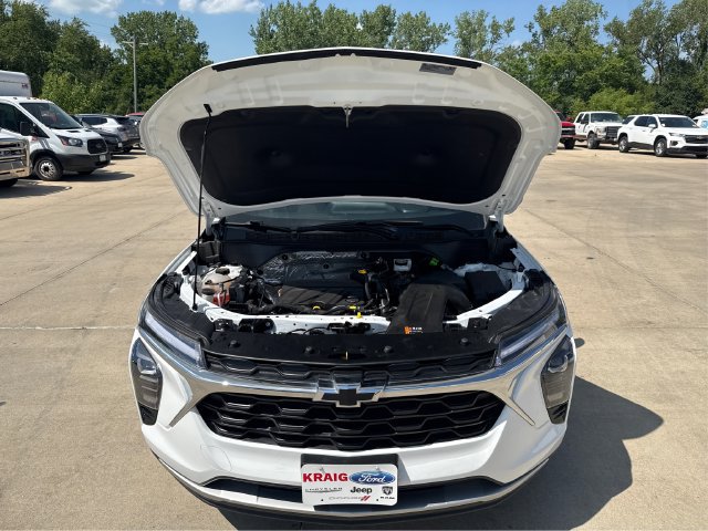 Used 2026 Chevrolet Trax LT w/ Driver Confidence Package FWD image 11